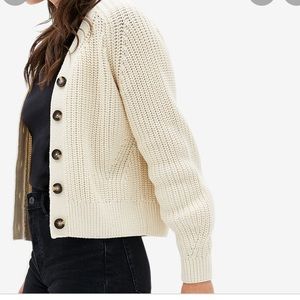 Everlane cropped white knitted sweater. Worn one time. Size small